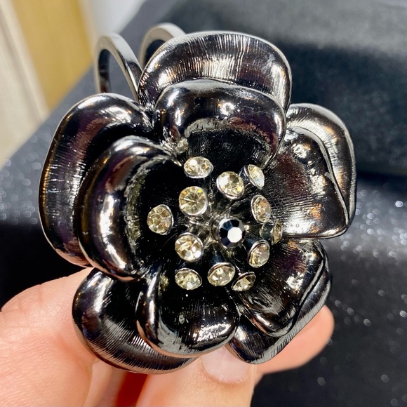 Vintage Rose & Crystals Gunmetal Hinge Bracelet, Black / Gray - Picture 6 of 15
